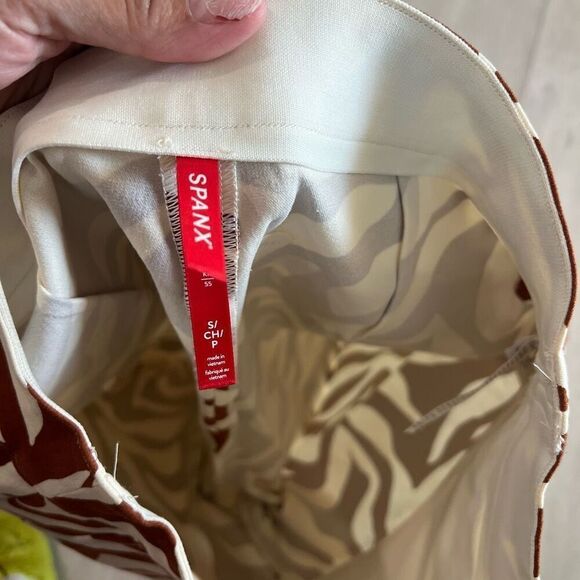 SPANX - On-the-Go Printed Ankle Slim Straight Pant size S - Picture 9 of 12